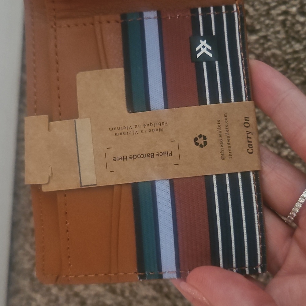 Thread Men's Brown Leather Bifold Wallet - Picture 8 of 10